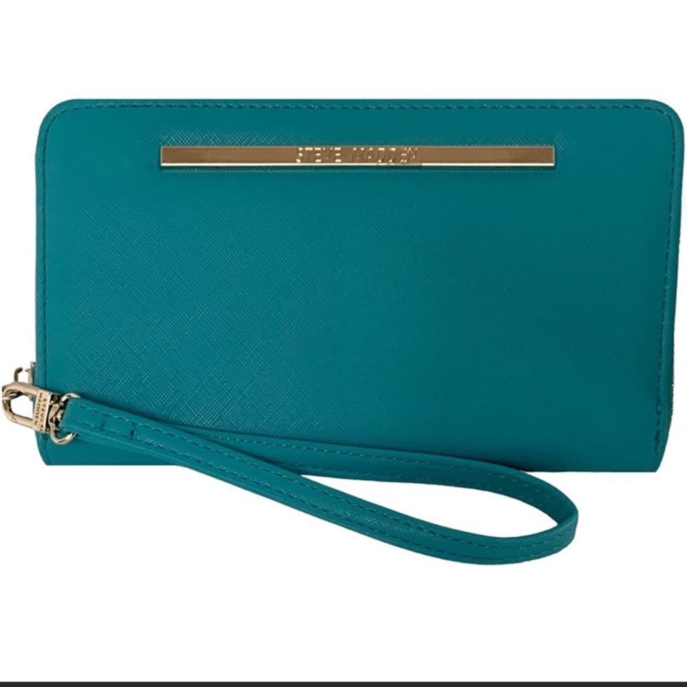 Steve Madden Tik Tok Famous Zip Around Wristlet NWT
